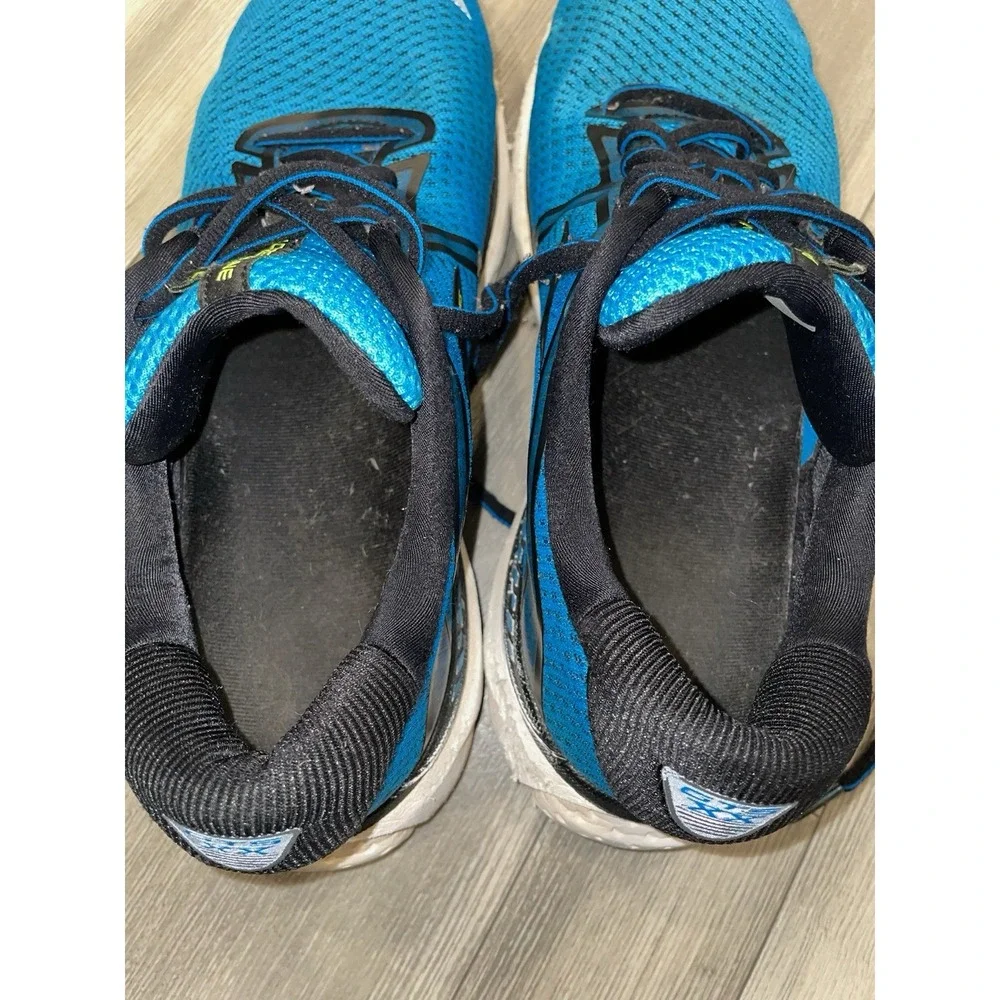 Brooks see pictures